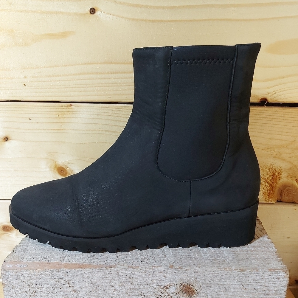 MARC CAIN newbuck suede black leather booties Size 37